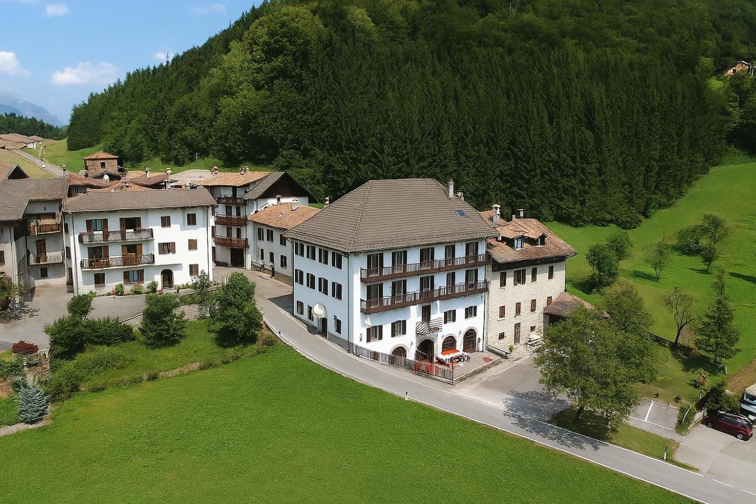 Albergo Locanda Corona Ballino Екстериор снимка